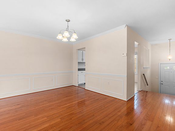 5th image of 225 Lazy Hollow Dr