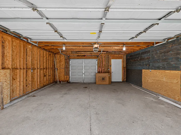 3023 W Wellington Ave — Photo 28