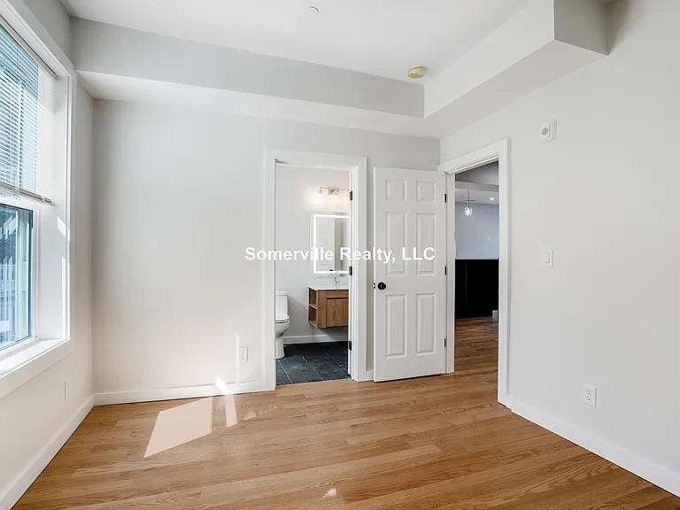 27 Linden St #1 — Photo 4