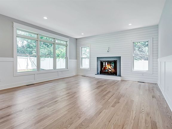 3rd image of 14 Forte Ave