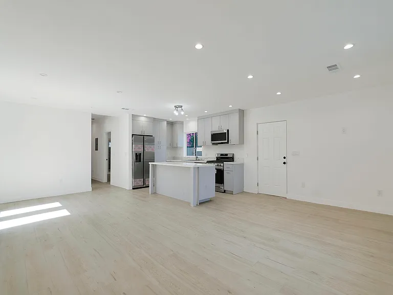 19715 Chase St — Photo 18
