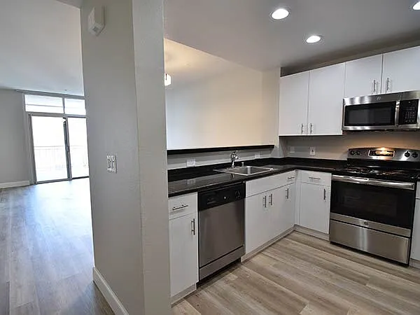 33 South Third — Photo 9