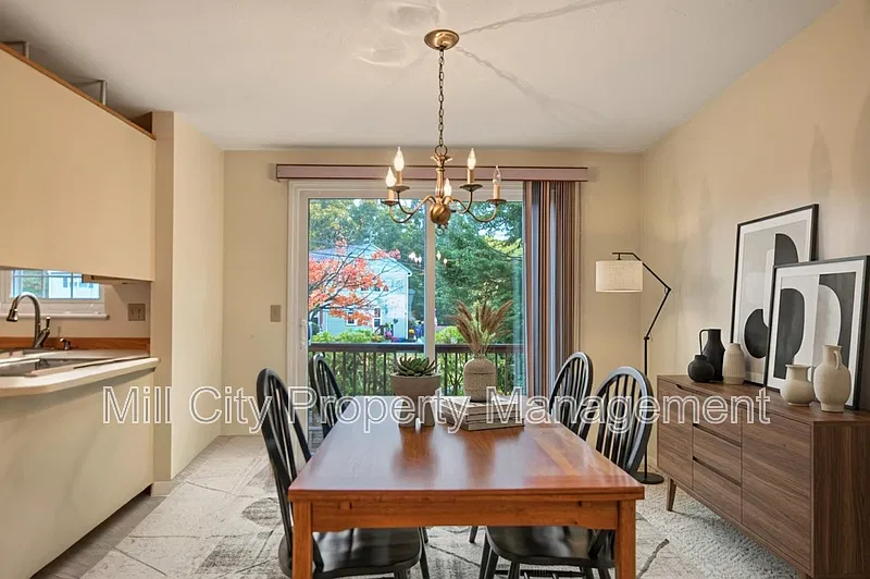 2 bed, 1.5 bath, 1036 sqft, $2,500 — Photo 4