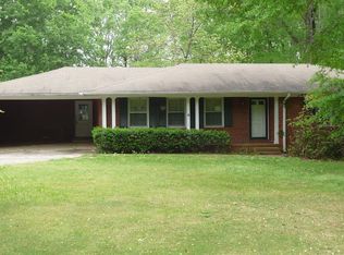 915 Warwick Dr, Macon, GA 31210