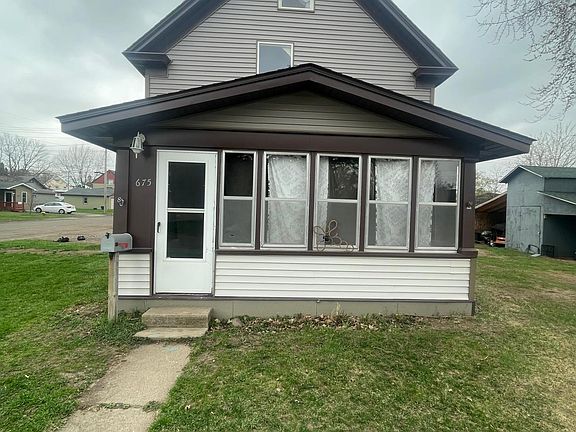 2nd image of 675 4th St SE