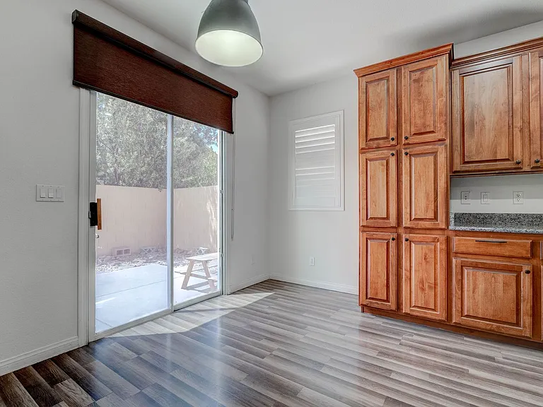 985 Noah Valley St — Photo 12