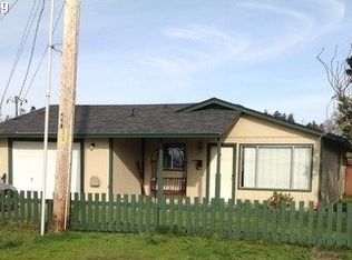 480 N 7th St, Reedsport, OR 97467