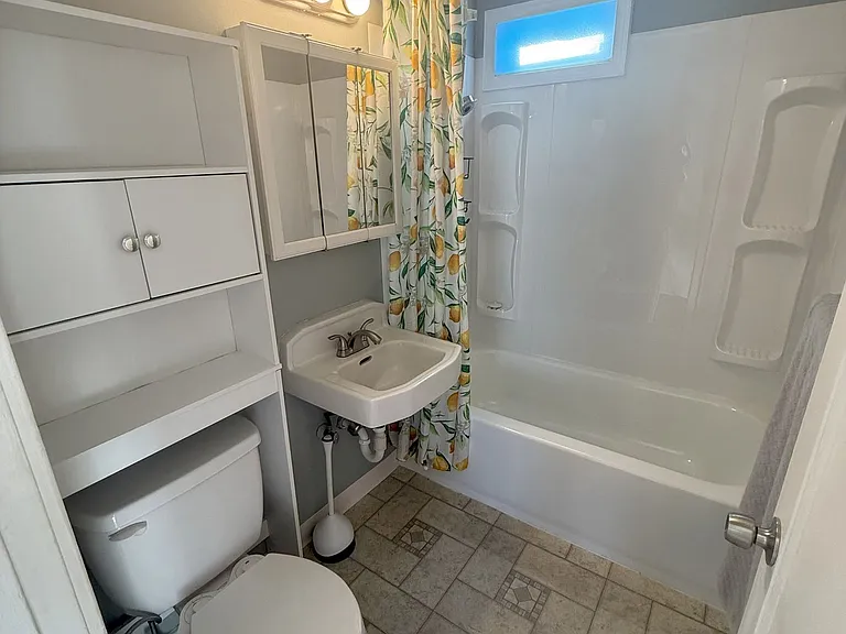 1217 McCarty Ave — Photo 8
