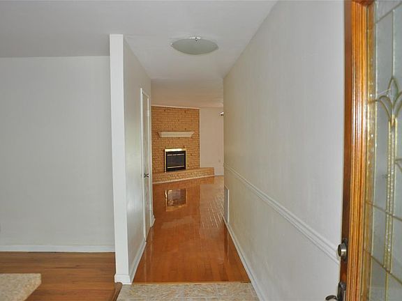 3rd image of 5519 Caversham Dr