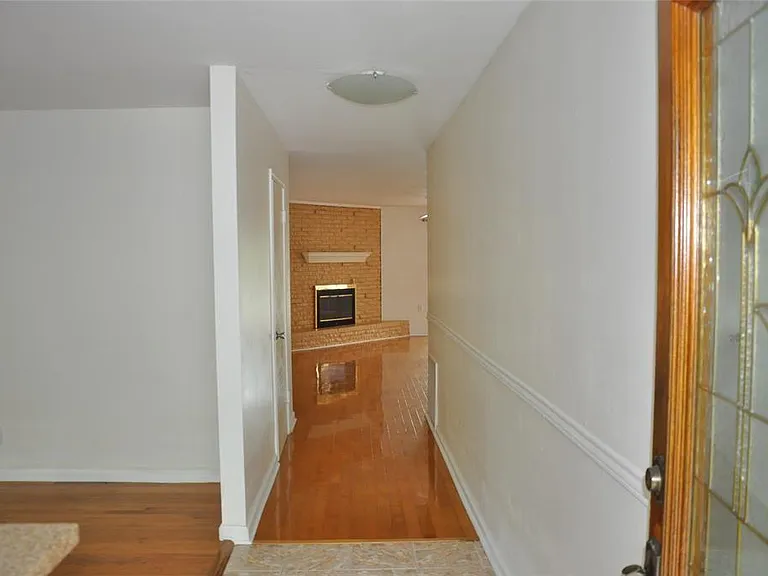 5519 Caversham Dr — Photo 3