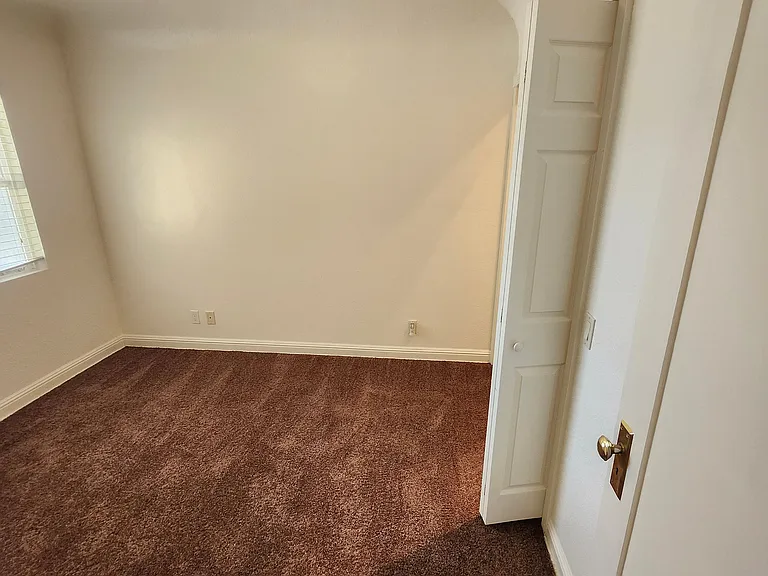 404 Plaza Serena — Photo 17