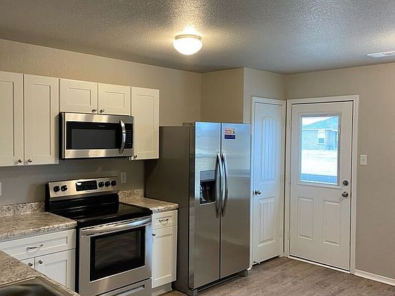5th image of 3825 Travers Ln