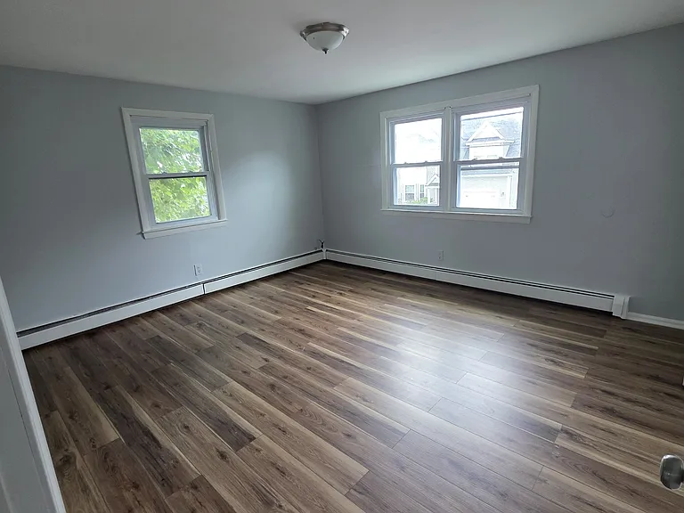 122 Beacon St — Photo 5