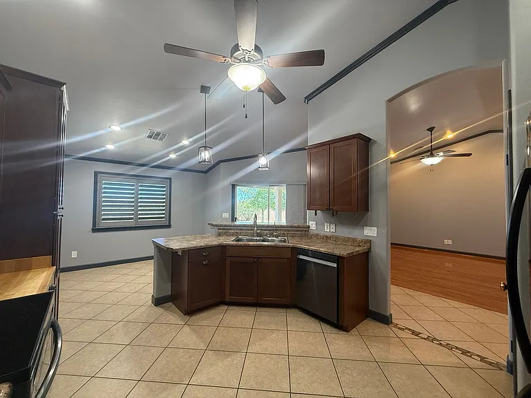 3374 Roma Rd — Photo 6