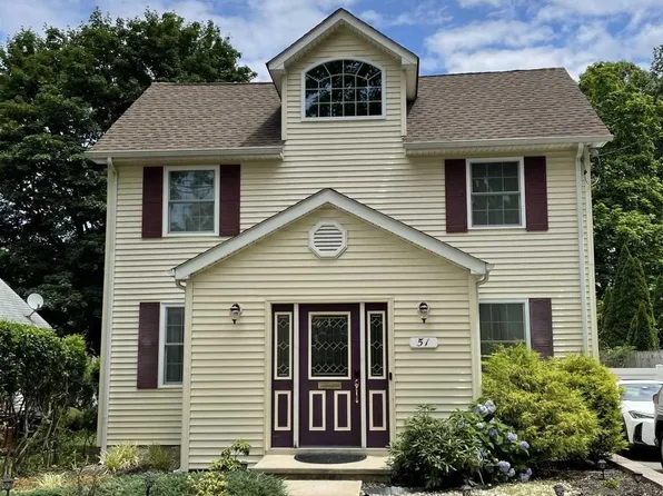 51 Sand Rd, Westwood, NJ 07675
