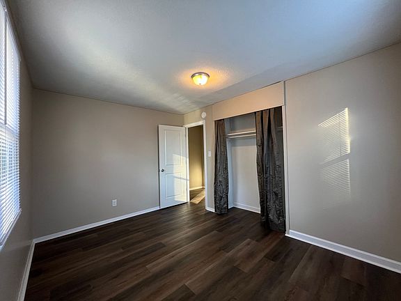 3rd image of 1228 Davis St