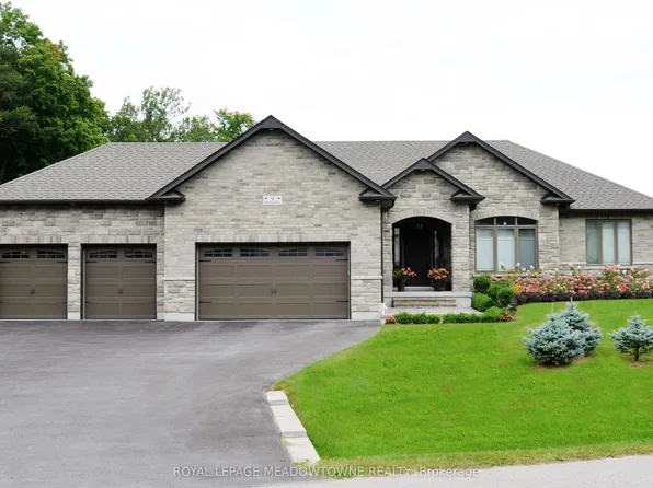 9 Black Creek Trl, Springwater, ON L9X 0J2