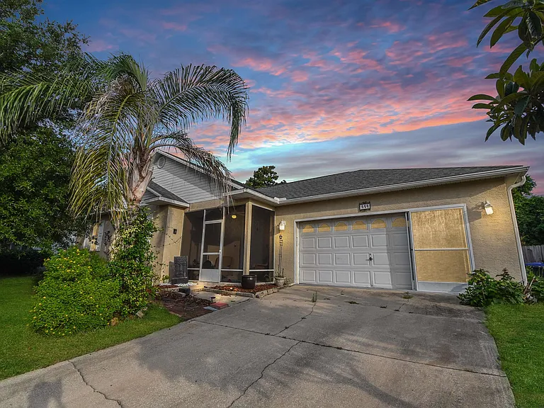444 Island View Cir — Photo 1