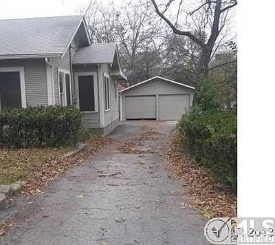 3rd image of 107 W Avenue B