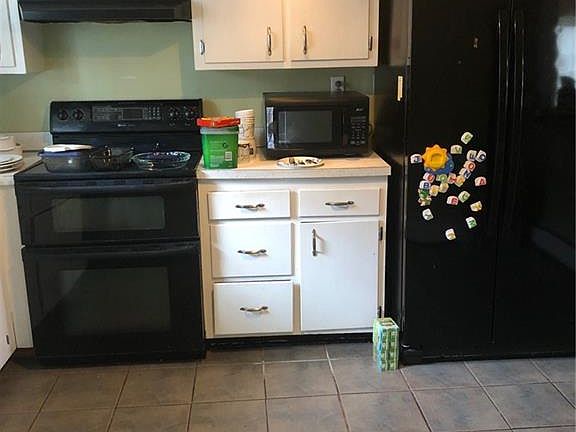 5th image of 24 Schriever Ln