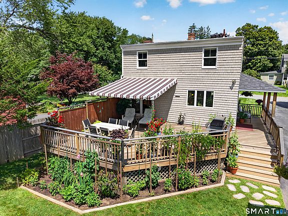 3rd image of 16 Quaker Lane