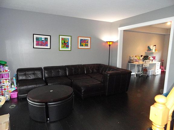 4th image of 6592 Estate View Dr N