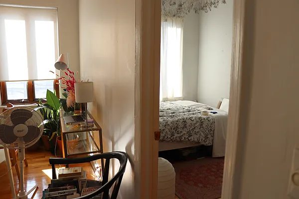 Rented by DGW N Y Realty Group LLC | media 22