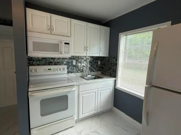 3056 Ford Rd, Palm Springs, FL 33461
