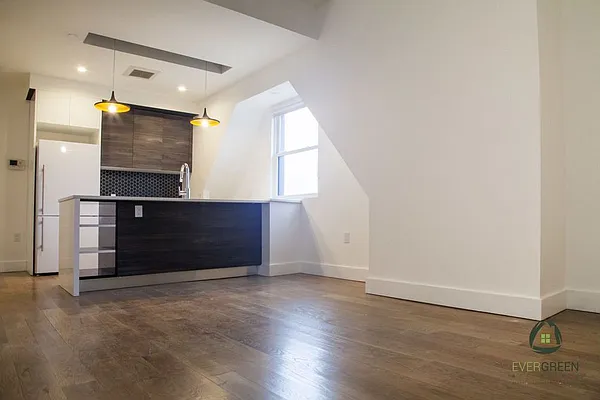 Rented by Bedford Brownstone Realty | media 2