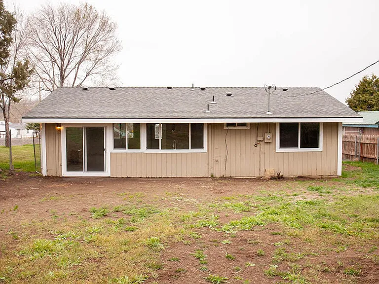 31679 Klamath St — Photo 3