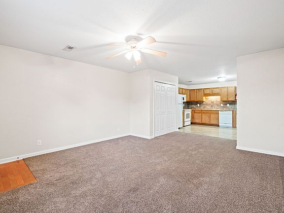 5th image of 504 Luxury Dr Unit A