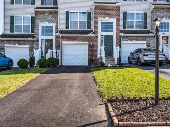 1220 Ledge Dr, York, PA 17408