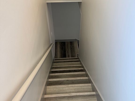 4th image of 801 Vale View Dr #B