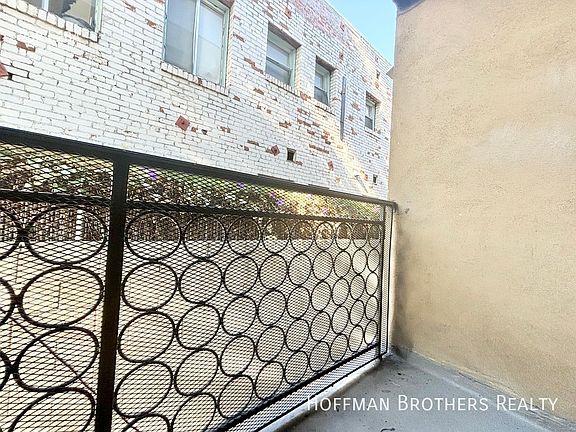3rd image of 1226 N Formosa Ave #1