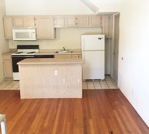 2nd image of 308 W Green St #2B-1Ba