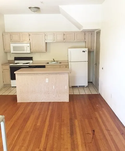 308 W Green St — Photo 6