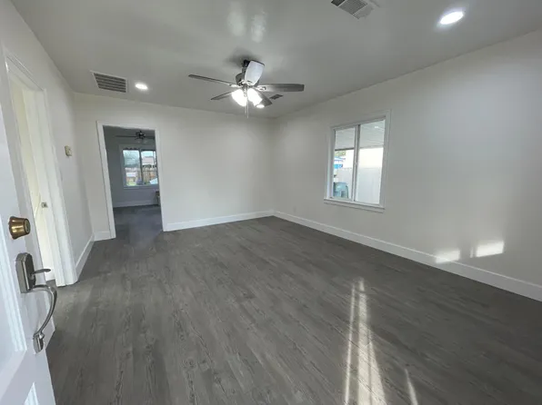4683 E Washington Ave, Fresno, CA 93702
