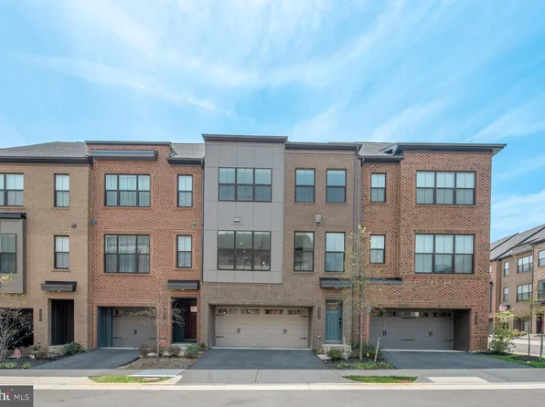 6233 Almerico Pl, Alexandria, VA 22312