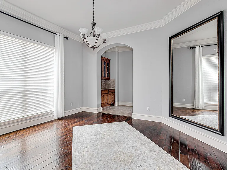 828 Thomas Crossing Dr — Photo 8