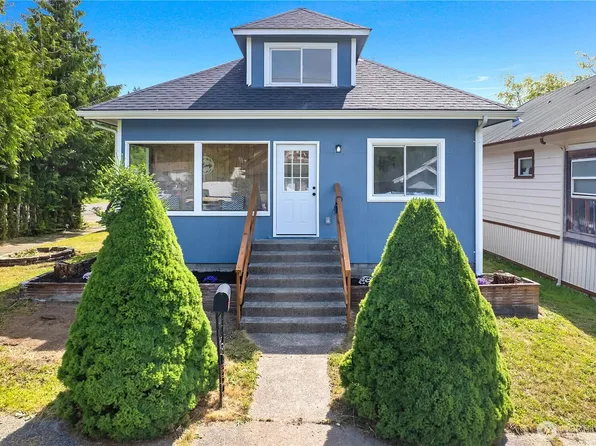 1143 Willapa Street, Raymond, WA 98577