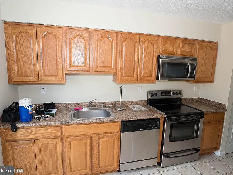 6128 Hoskins Hollow Cir #B — Photo 14