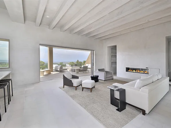 27 Aloe Cir, Santa Fe, NM 87506