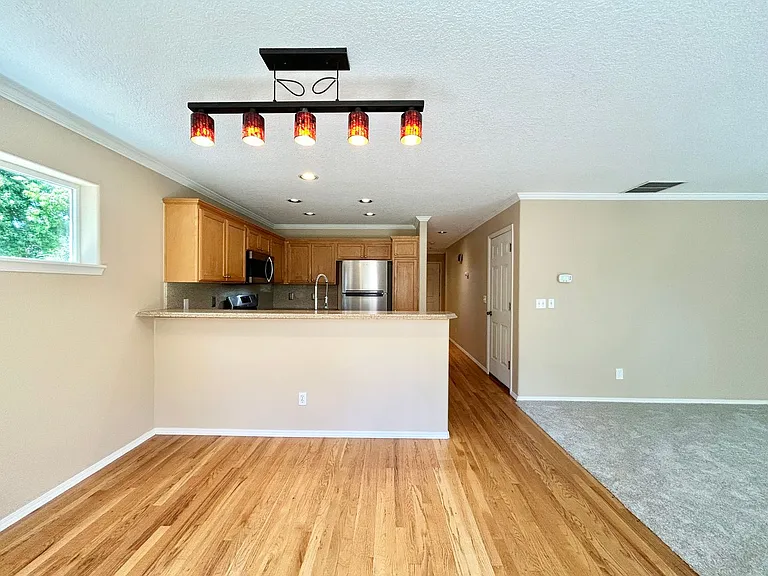 1218 NE Kinney St — Photo 23