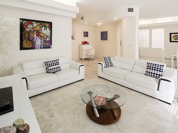 5th image of 20905 NE 30th Pl