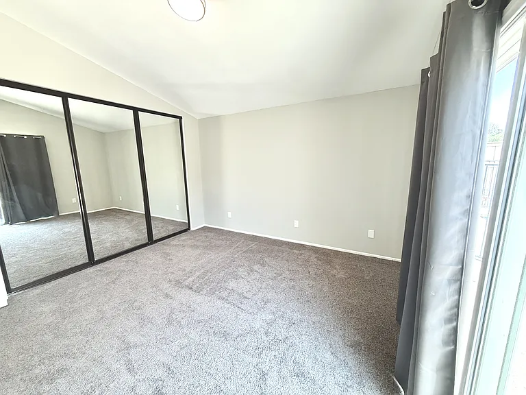 2382 Carlsbad Cir — Photo 17