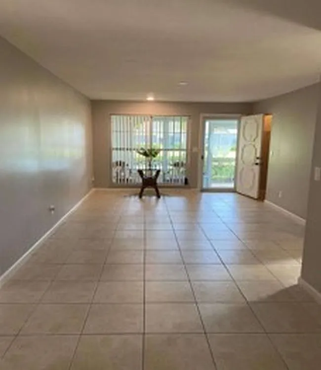 2 bed, 900 sqft, $1,795 — Photo 1
