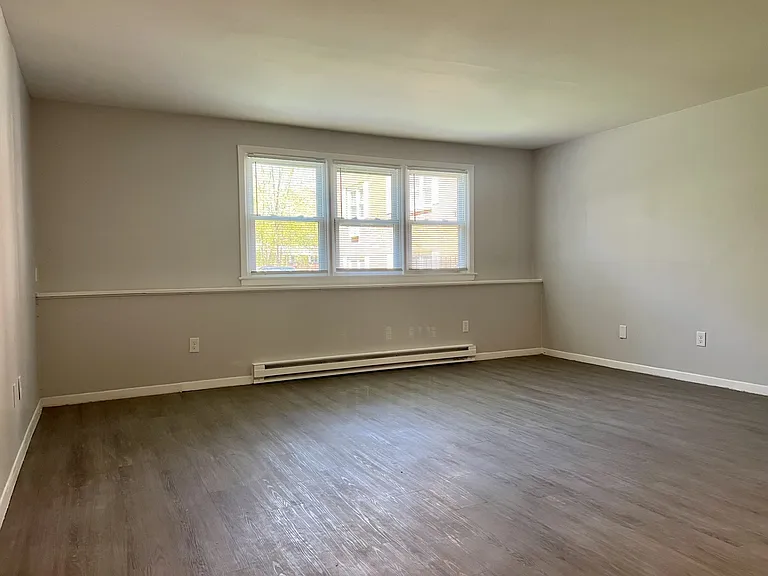 Briarwood Apartments — Photo 12