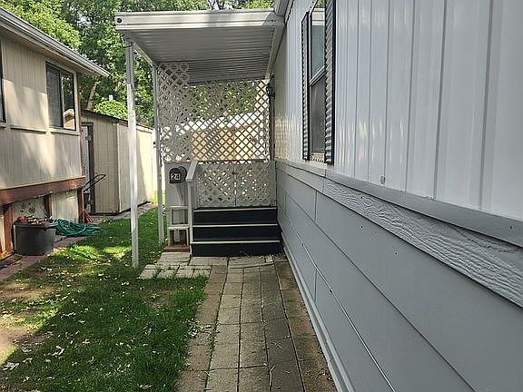 4th image of 24 Jackie Ln