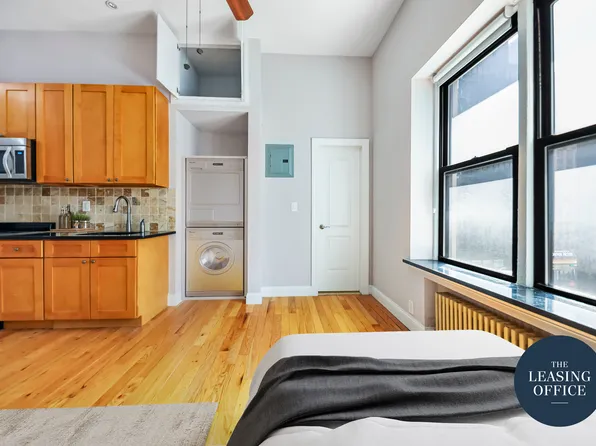 211 West 53rd Street image 5 of 12