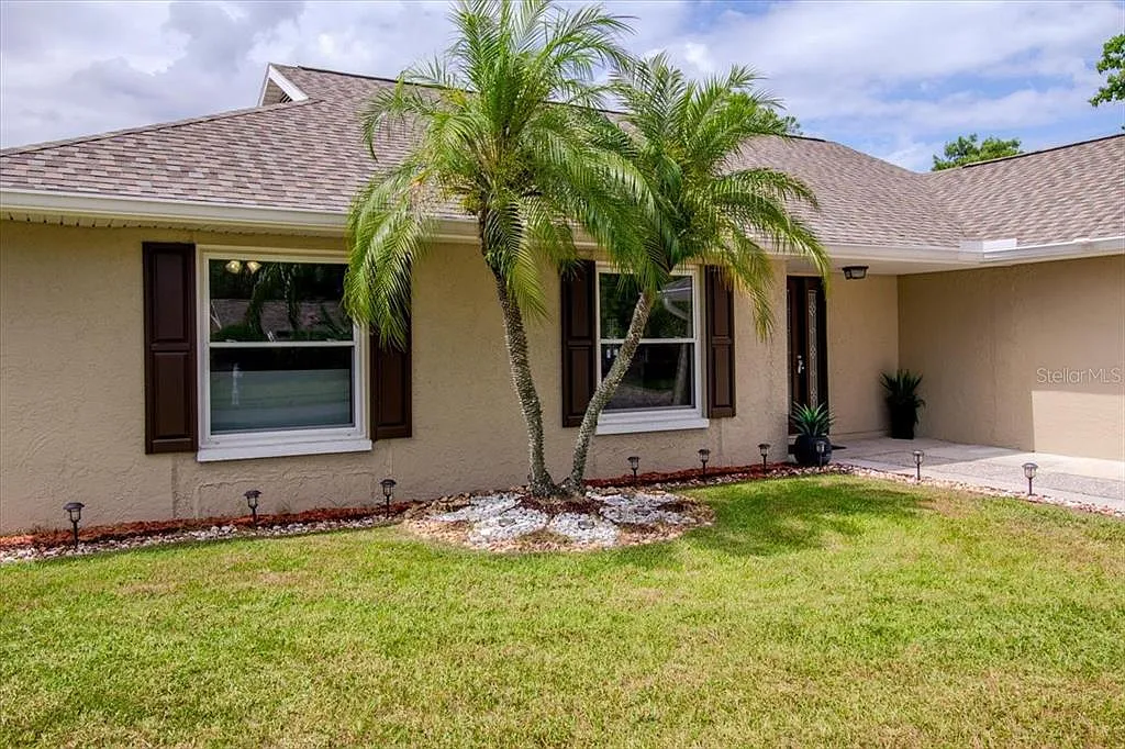 3 bed, 2.0 bath, 1550 sqft, $3,800 — Photo 2